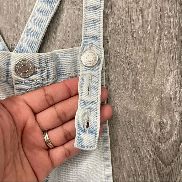 Cat & Jack Girl’s Light Wash Distressed Button Front Bib Denim Overalls XS 4/5 - Picture 6 of 14